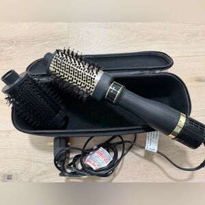 Hot Round Styling Brush – Black with Gold Accents, extra attachment and case